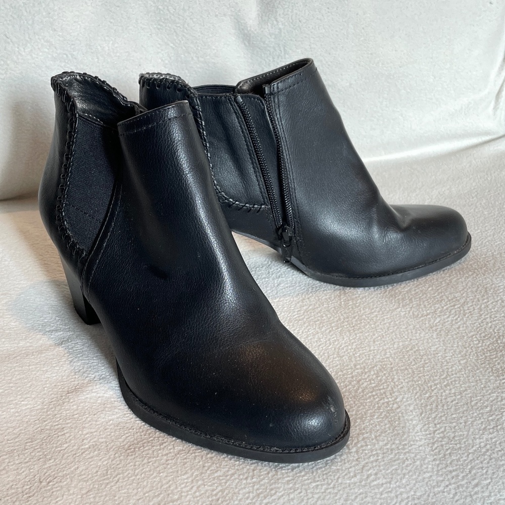 EUC Life Stride Velocity Black Women's Booties Size 6